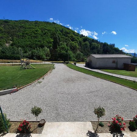 Le Petit Begou Bed & Breakfast Saint-Auban-d'Oze Екстериор снимка