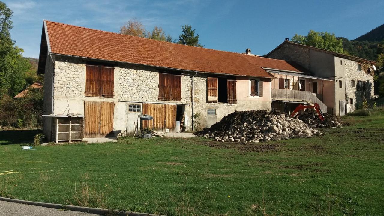 Le Petit Begou Bed & Breakfast Saint-Auban-d'Oze Екстериор снимка