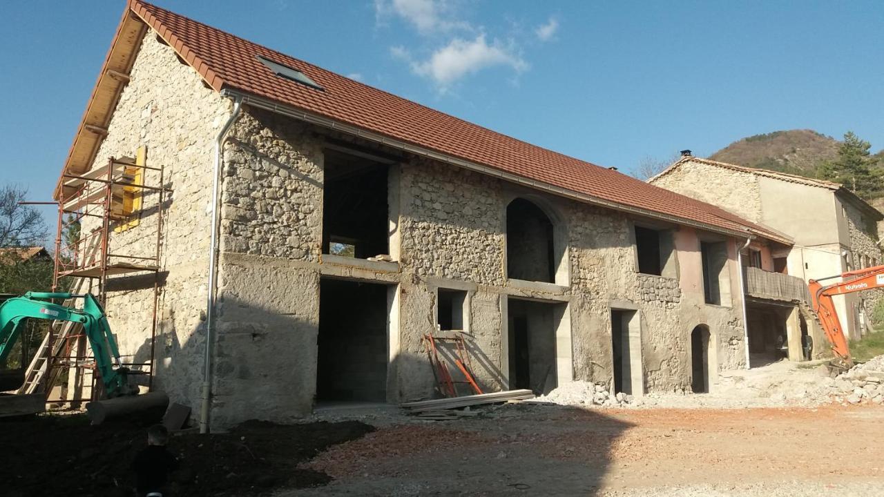 Le Petit Begou Bed & Breakfast Saint-Auban-d'Oze Екстериор снимка